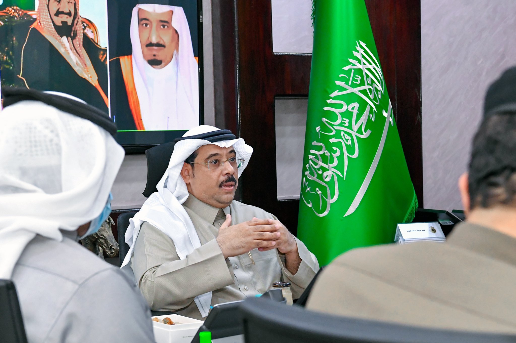 أمين الجوف يرأس اجتماع لجنة المرصد الحضري ويناقش مؤشرات وقضايا التنمية بمدن المنطقة